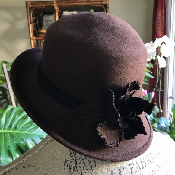 Coldwater Creek Accessories - COLDWATER CREEK Chocolate Brown Hat ADORABLE!